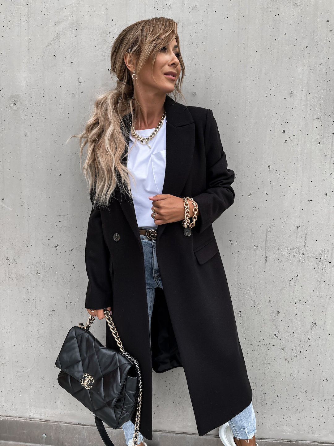 Trenchcoat i ull – Lång dubbelknäppt kappa i ullmix för kvinnor
