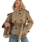 Kvinnors Kroppsnära Trenchcoat med Användbara Fickor